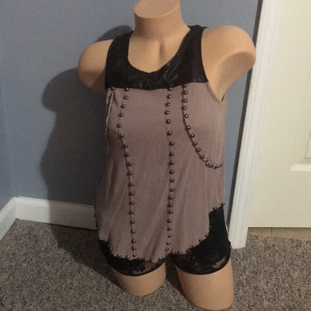 Double Zero, Open-Back Top From Buckle